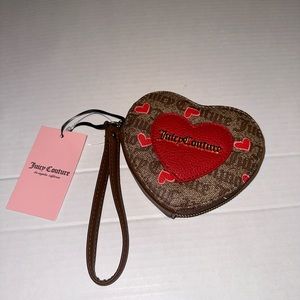 Juicy couture wristlet! Super cute nwt perfect for Valentine’s Day❣️❣️